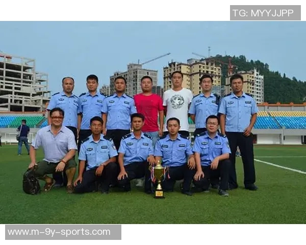 新疆足球队在全国联赛中奋勇争先展现团队精神与拼搏精神