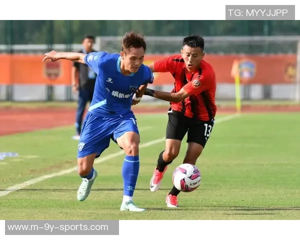 马晓磊足球之路：从青涩少年到职业球员的成长历程与心路历程